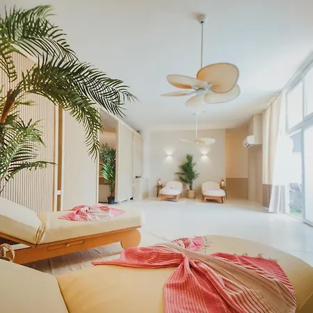 Modern Studio Sea View In Caesar & Spa, Long Apartment Trikomo